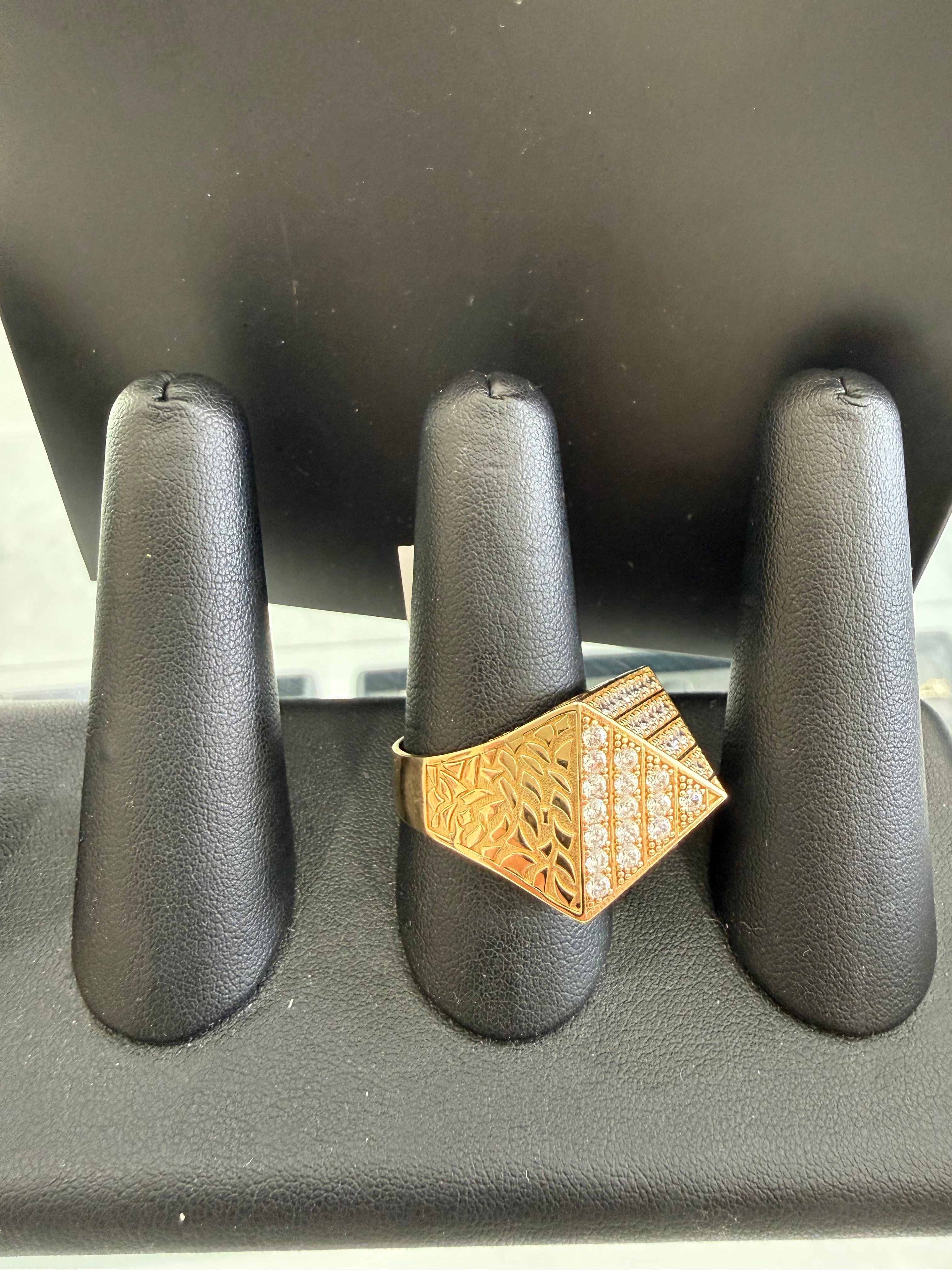 Pyramid 10K Gold Ring