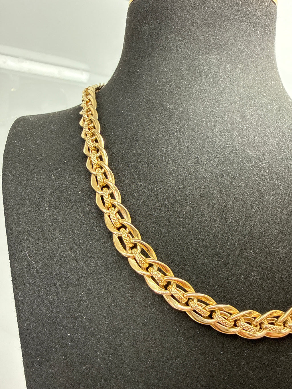 Fashion Lady 10K Gold Necklace