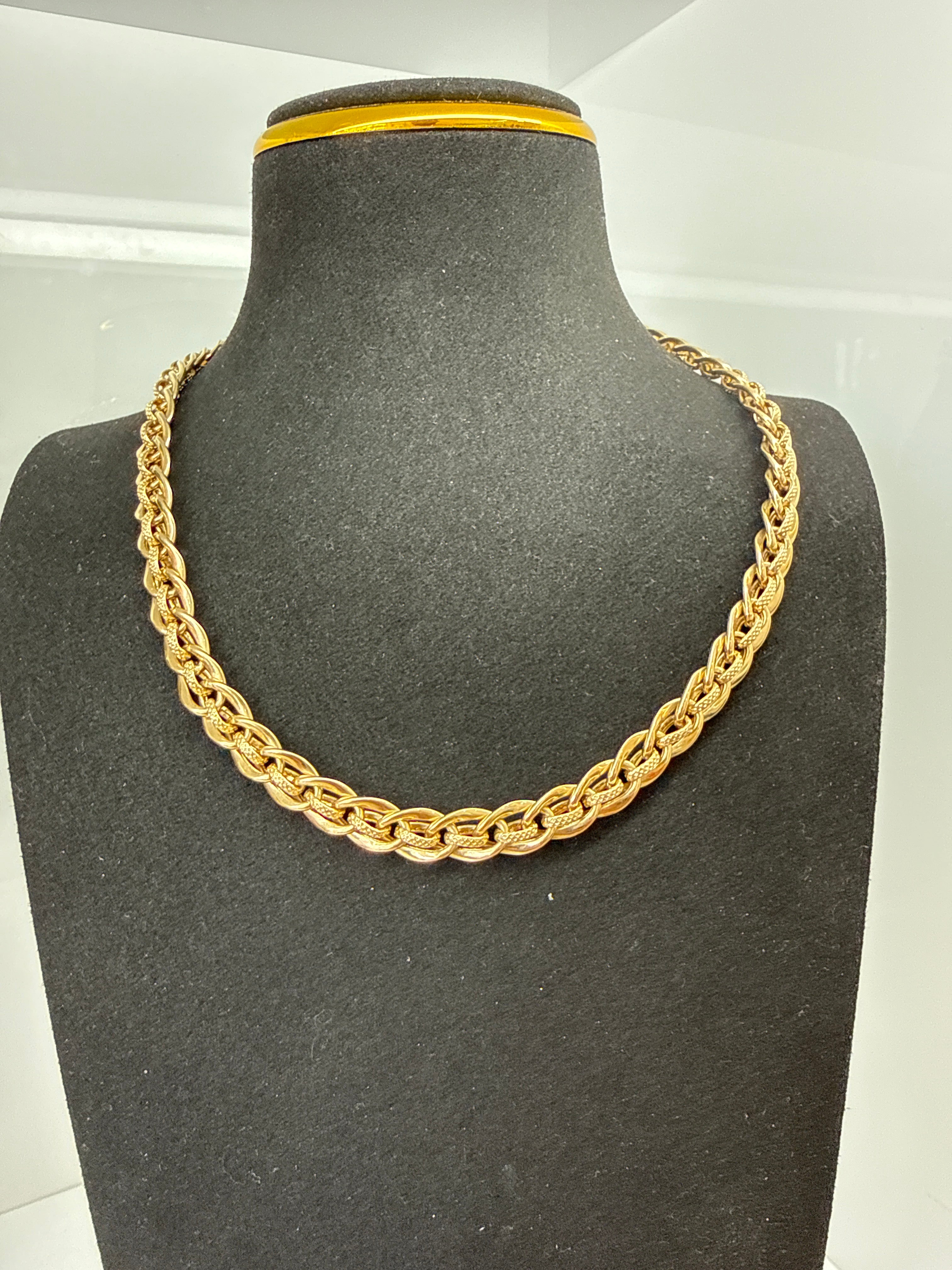 Fashion Lady 10K Gold Necklace