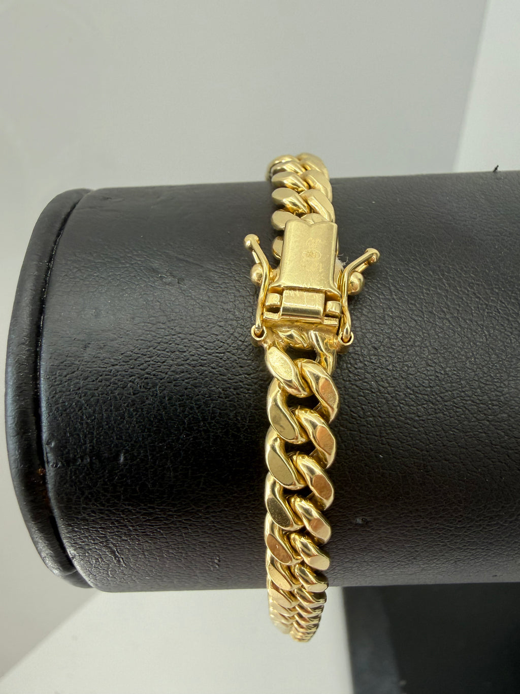 Cuban Link Bracelet 10K Gold